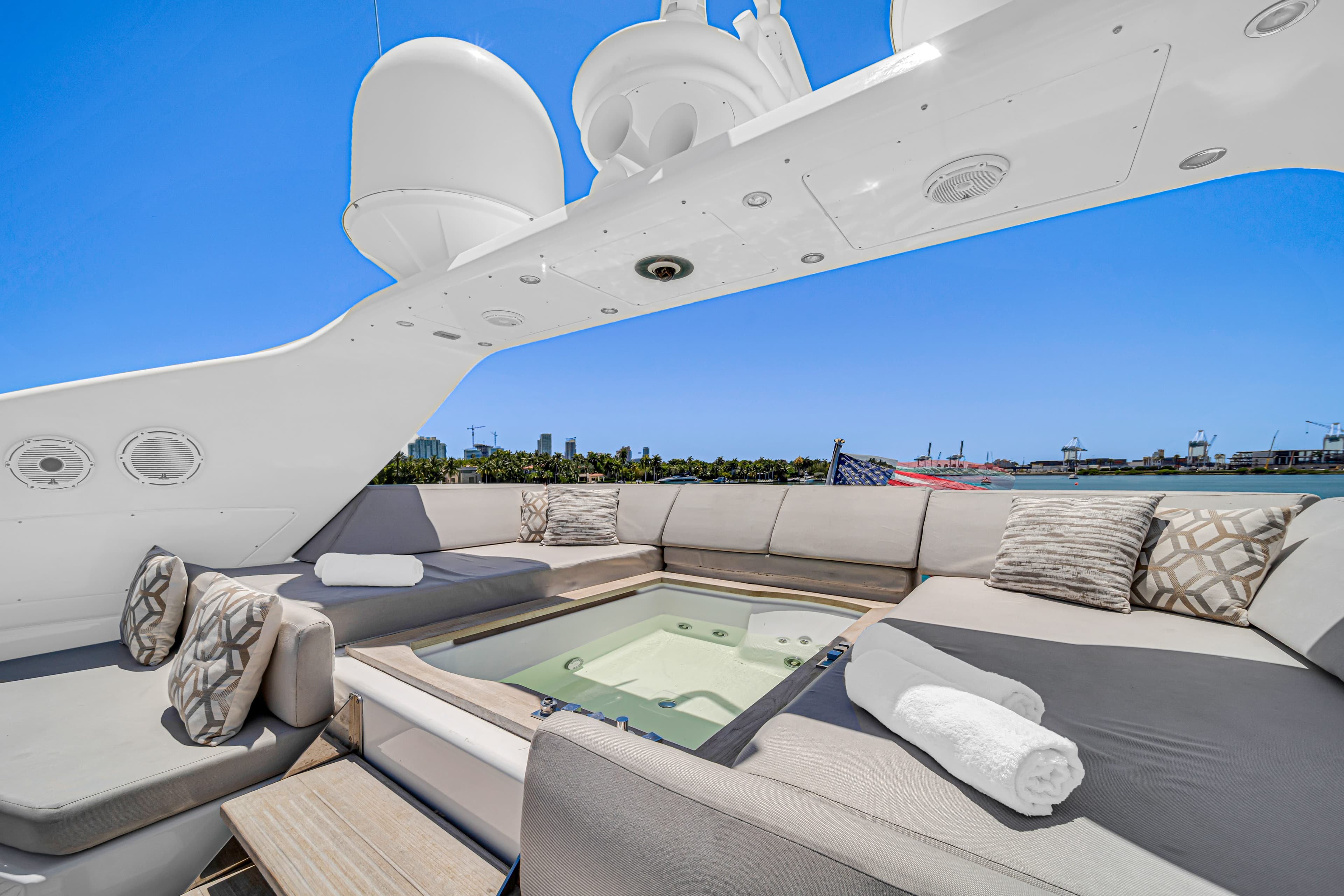 105 ft Leopard Superyacht carpediem II - Media 5