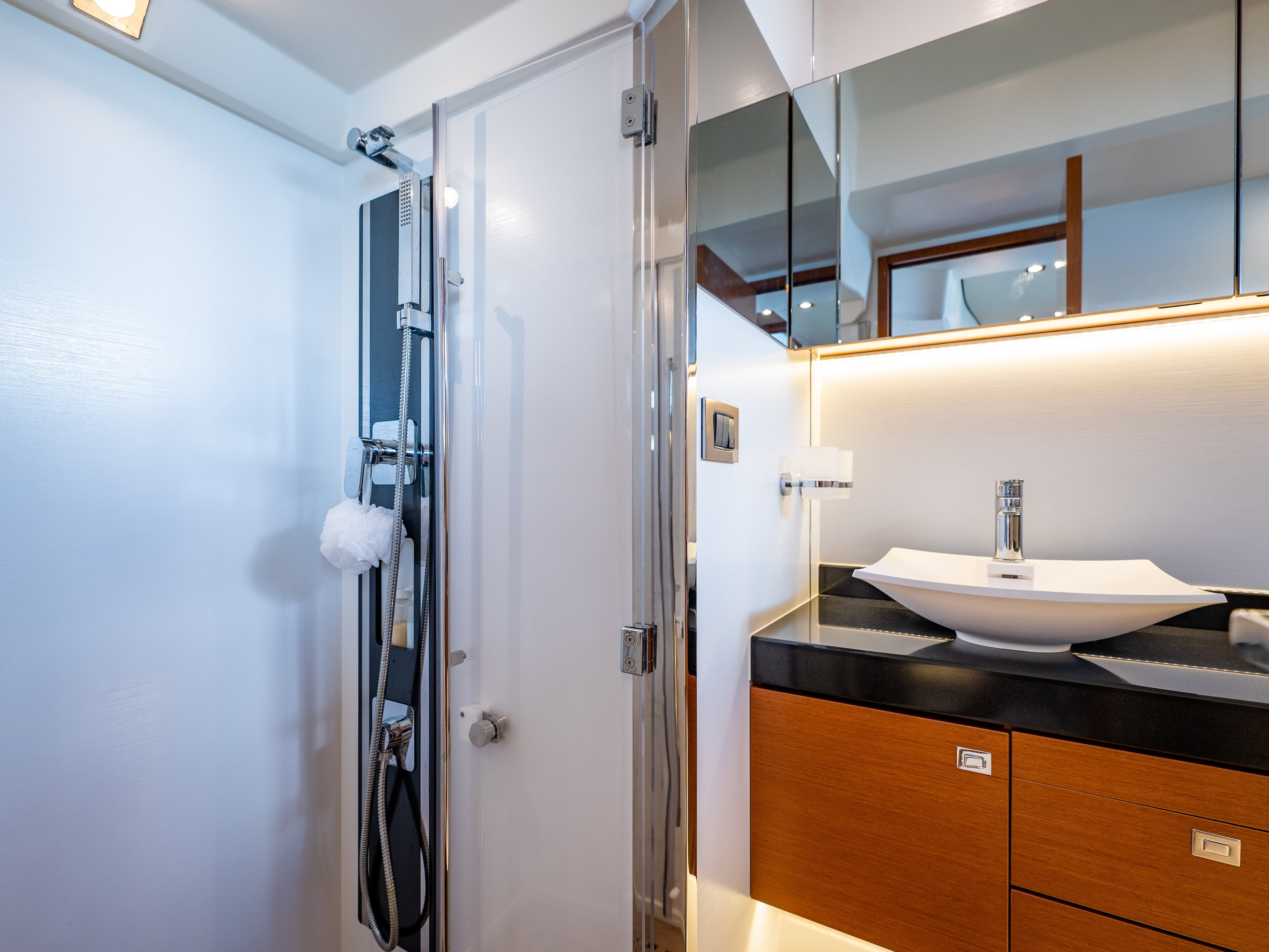 52 ft Prestige Yacht - Media 5